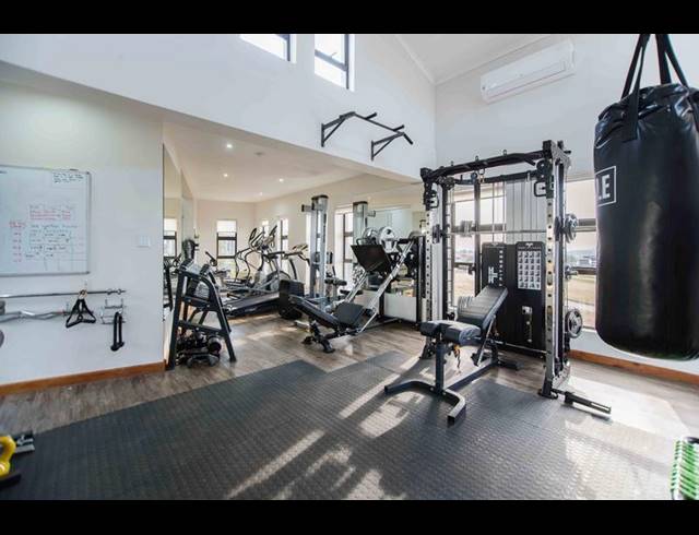 11 BEDROOM HOUSE FOR SALE IN COPPERLEAF ESTATE